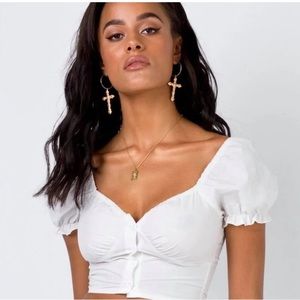 White puff sleeve crop top